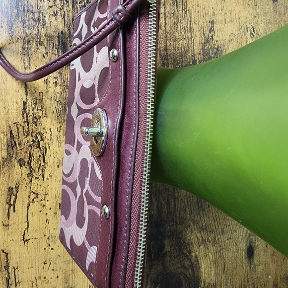 Coach Wristlet/Wallet - Picture 6 of 7